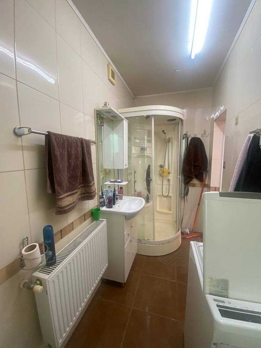 Продам просторий 2-поверховий будинок ! вул.Грузинська