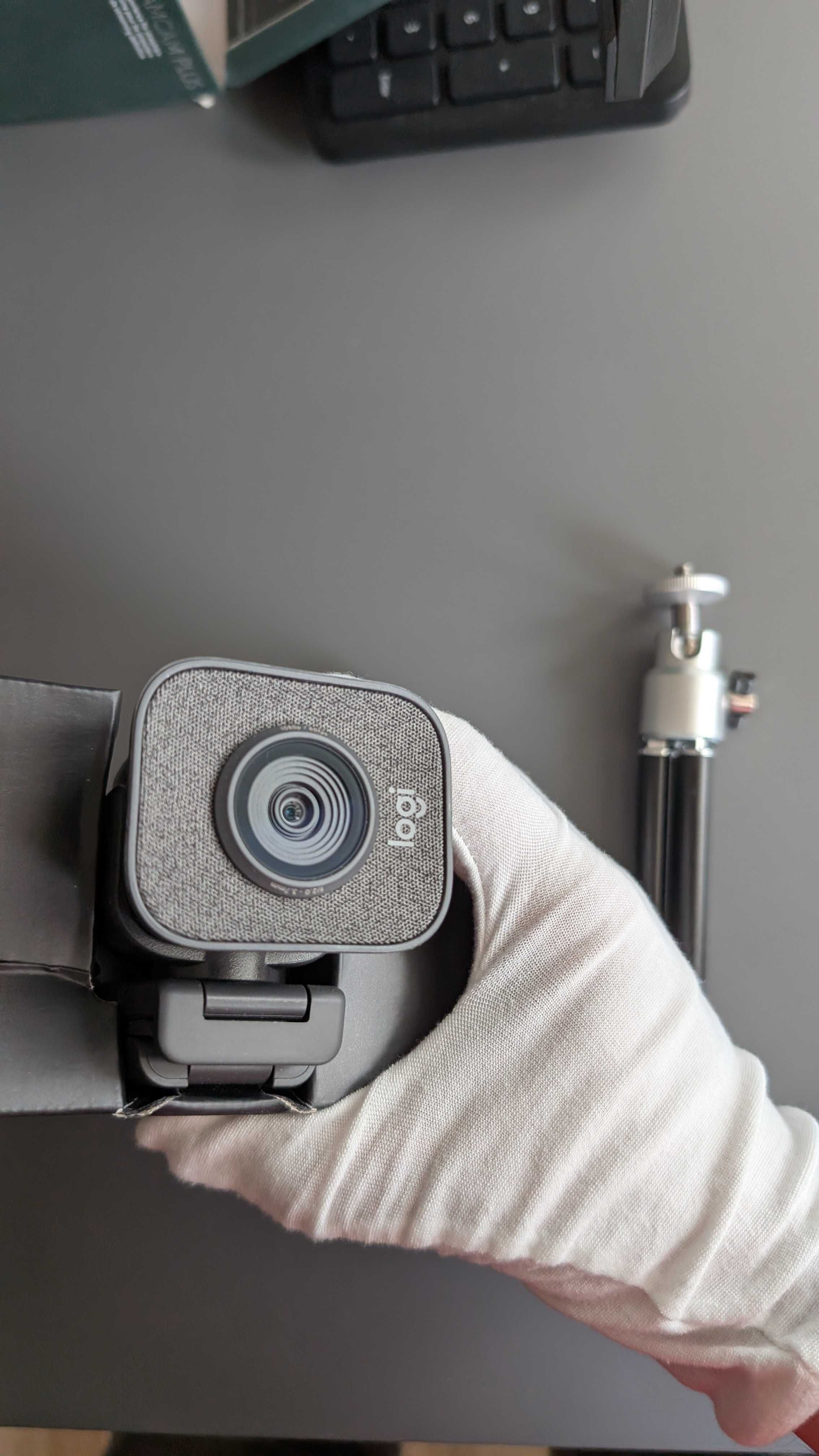 Веб-камера Logitech StreamCam Plus Graphite (960-001280)