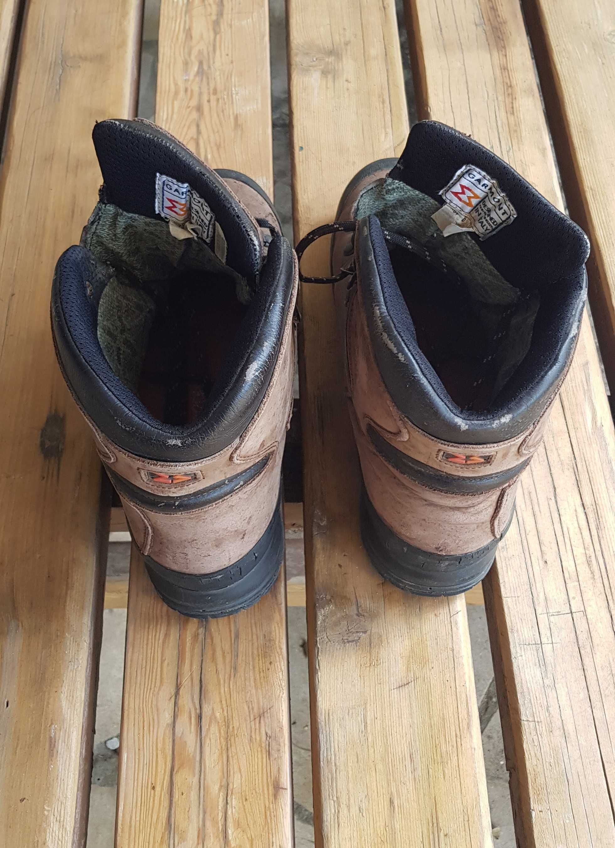 Botas de montanha marca GARMONT
