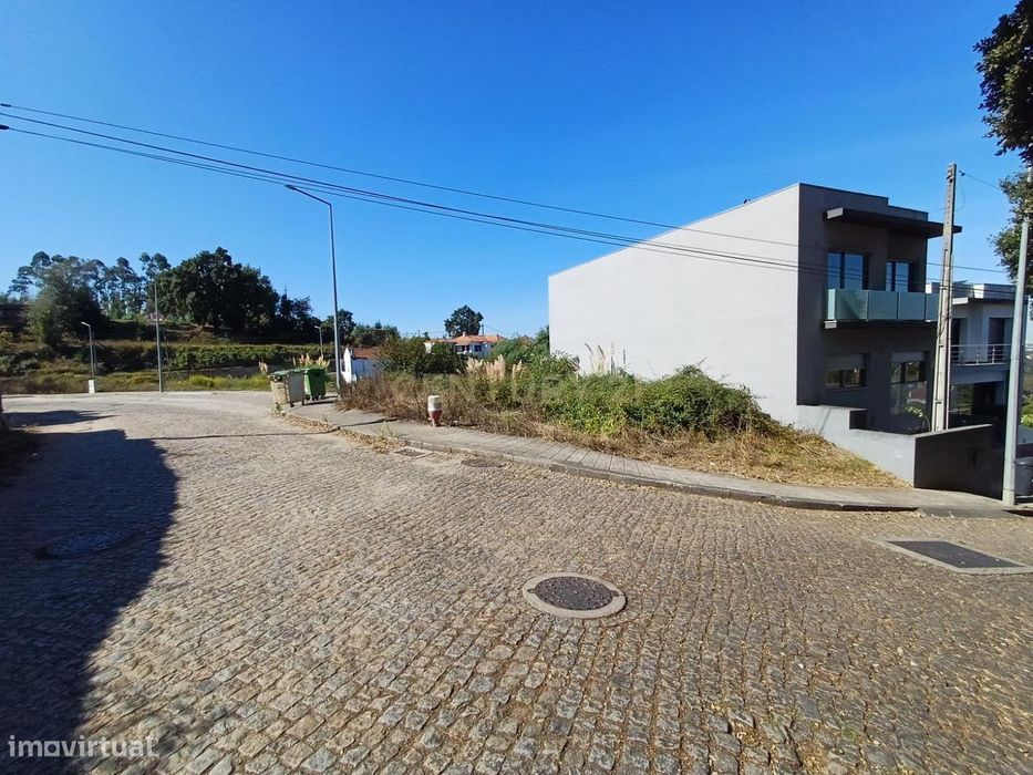 Terreno com Projeto Aprovado para Moradia T3 Gondomar