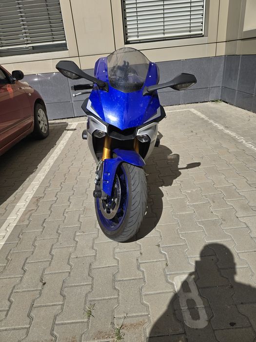 Yamaha R1 ЯМАХА R1 Официал
