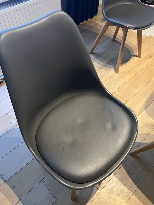 Krzesla do jadalni - komplet