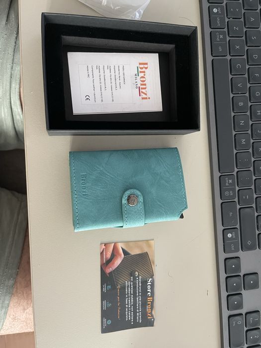 Carteira bronzi feminina