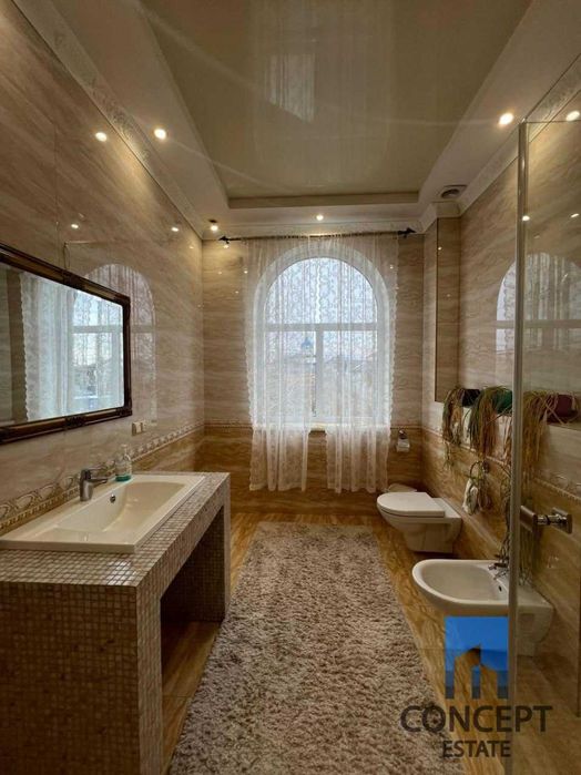 Продам дом с бассейном в Новоалександровке. Кристальный!