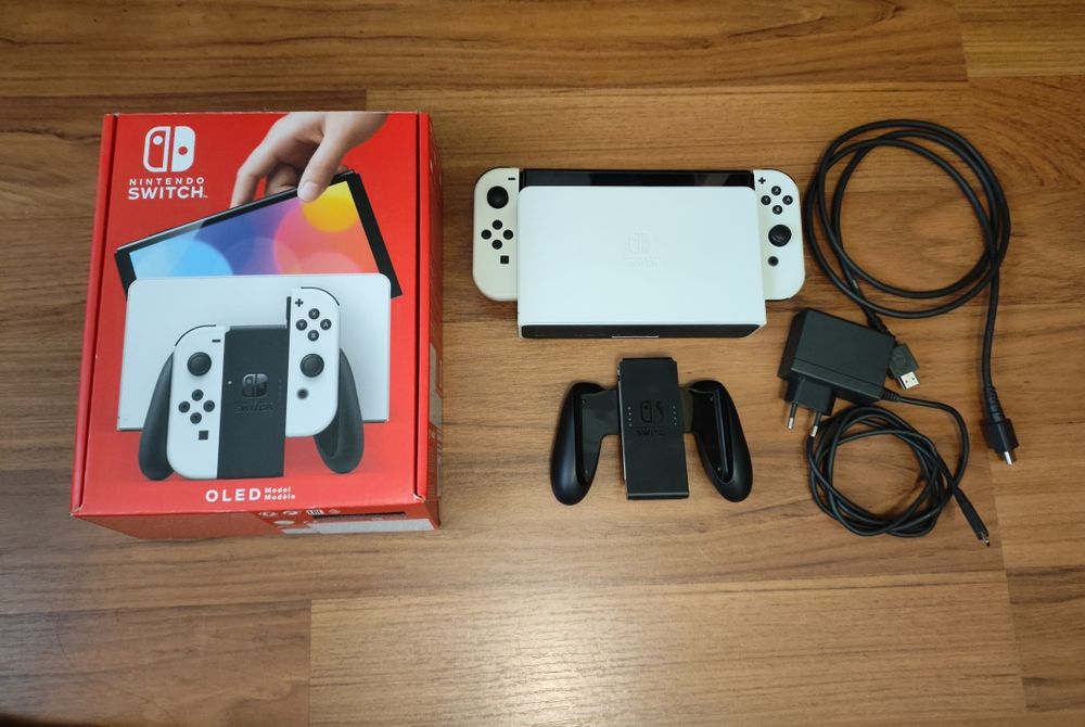 (Reservado) Nintendo Switch OLED + Acessórios + Comando