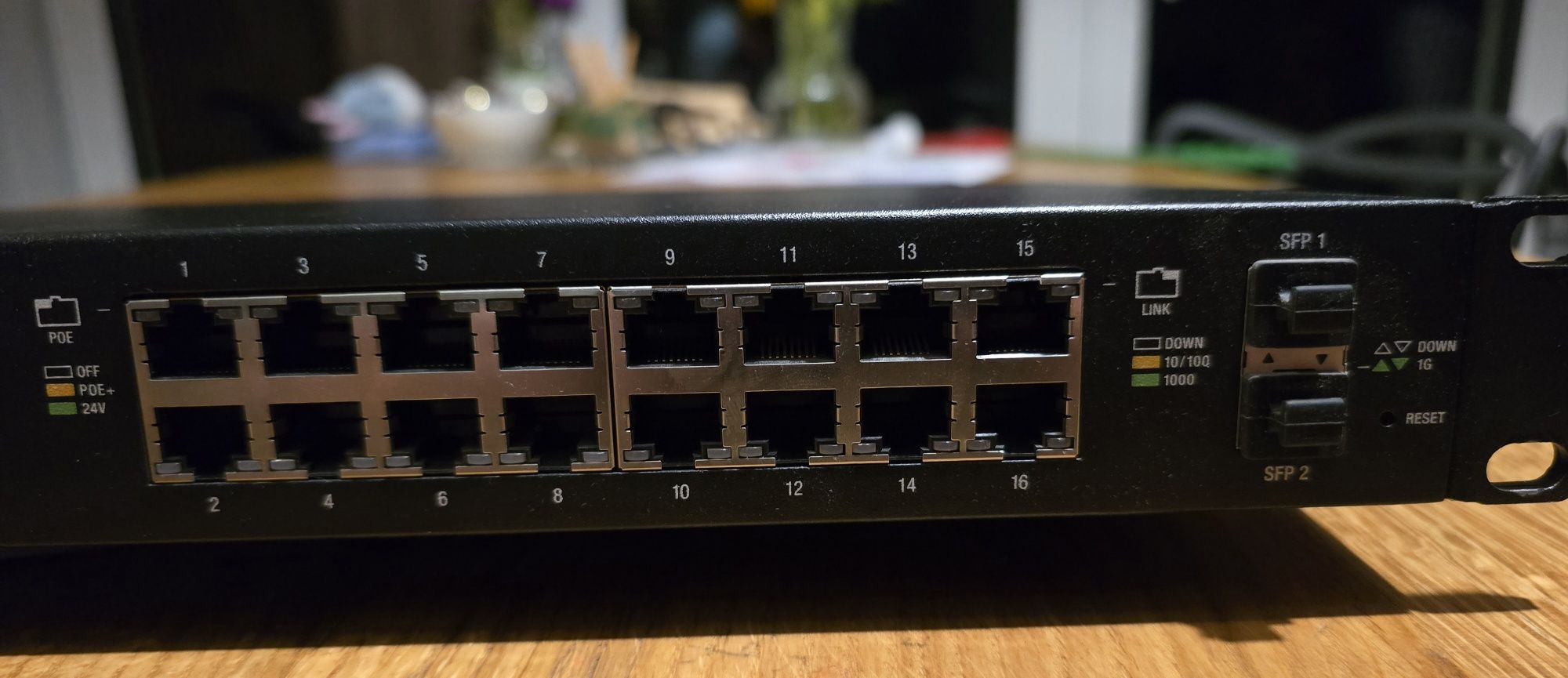 Ubiquiti EdgeSwitch16 ES-16-150W PoE 16-Port Gigabit