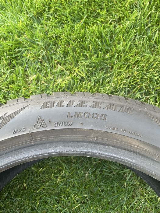 Продам Шины Brigestone Blizzak 235/45r18