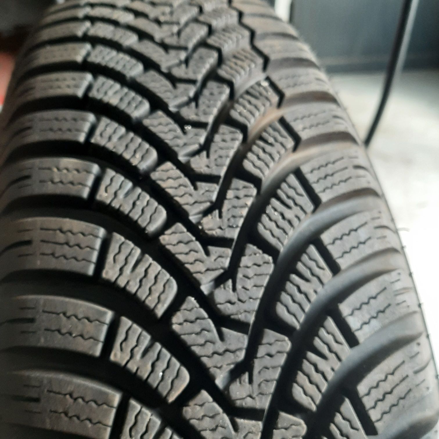 Opony Zimowe Falken 175/65R15 84T