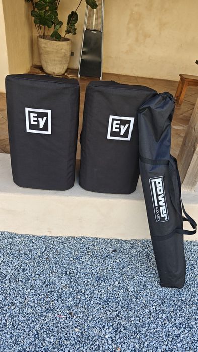 Colunas EV ZLX 12P com tripés