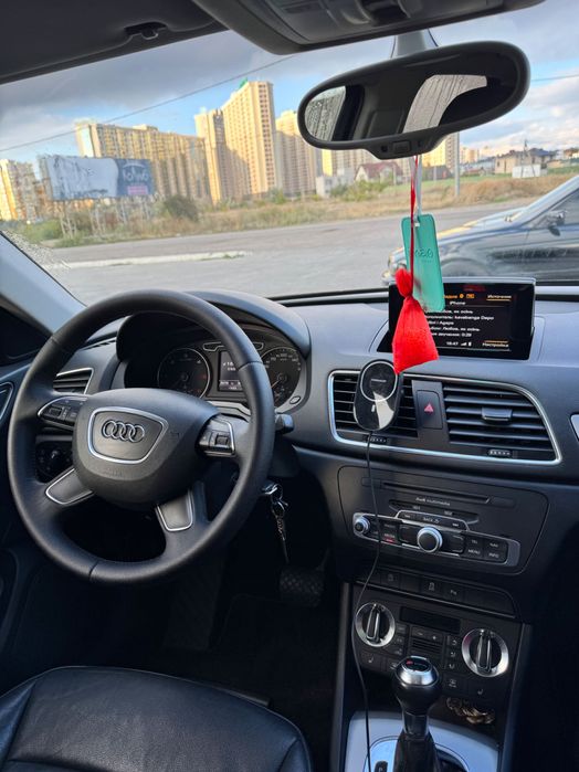 Продам audi q3 2014 року.