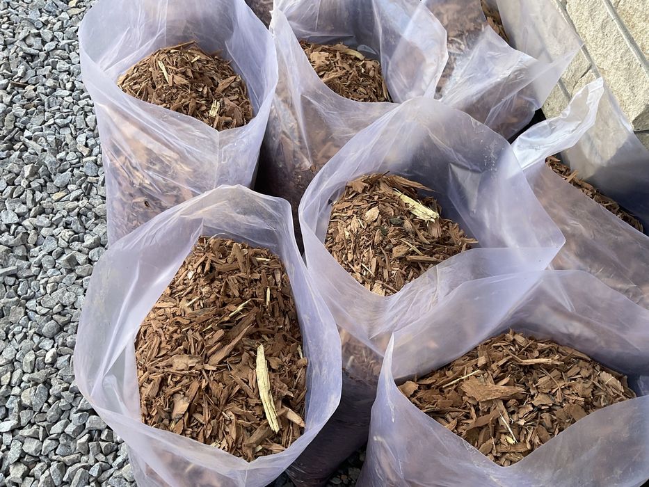 Кора акації, мульча, щепа кори для ландшафного дизайну