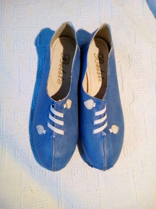 Продам спортивные туфли 35-36 р