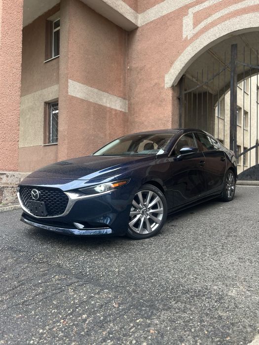 Мазда 3 Mazda 3 21 рік