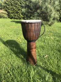 etniczny afrykański bęben djembe