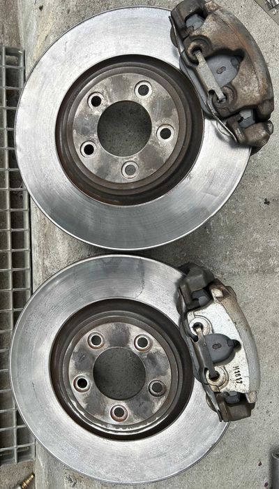 Tarcze klocki zaciski jarzma Jaguar XF X250 2.7 D tarcze 355mm PRZÓD