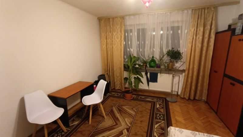 Pokój 20 m  Metro Zacisze i z dobrą komunikacją autobusową