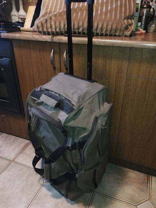 Чемодан-сумка Bagland Madrid на колёсах дбольшая