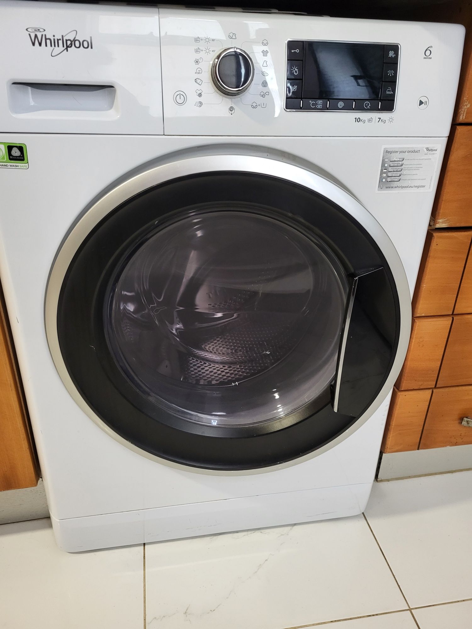 Oportunidade máquina de lavar e secar roupa whirlpool 10kg  10 kgs