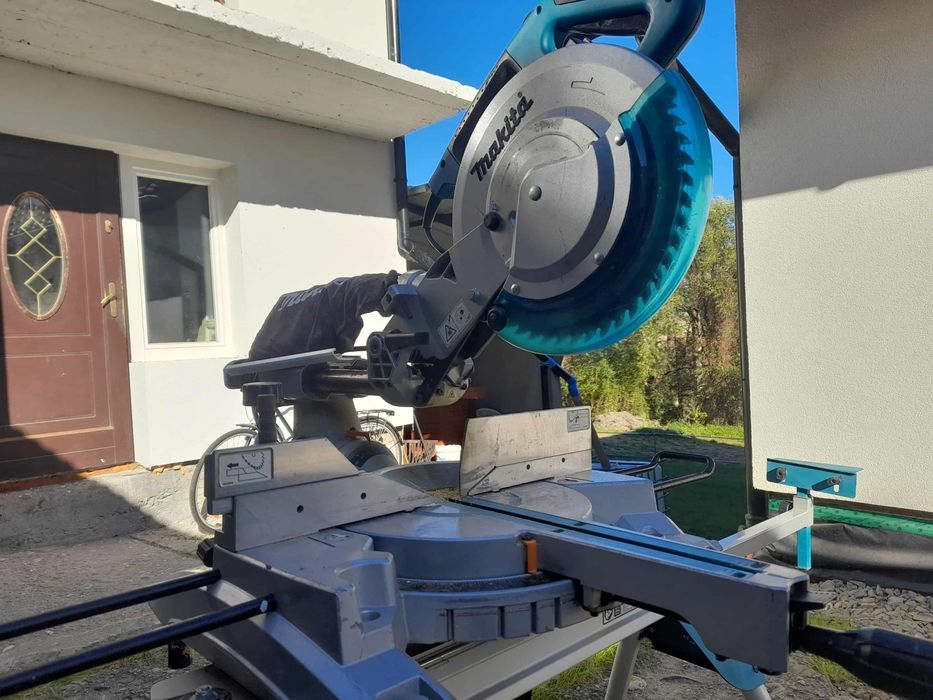 Piła Ukośnica Makita