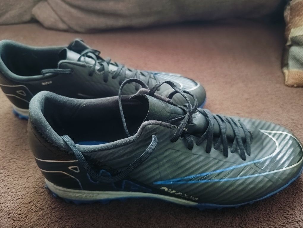 Buty piłkarskie turfy Nike rozm 43