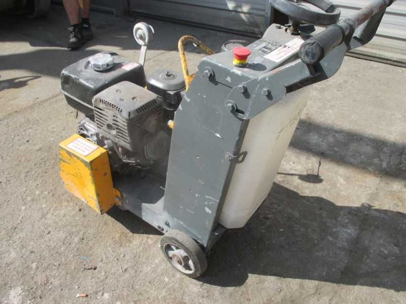 Przecinarka jezdna spalinowa do betonu kamienia Husqvarna FS400LV
