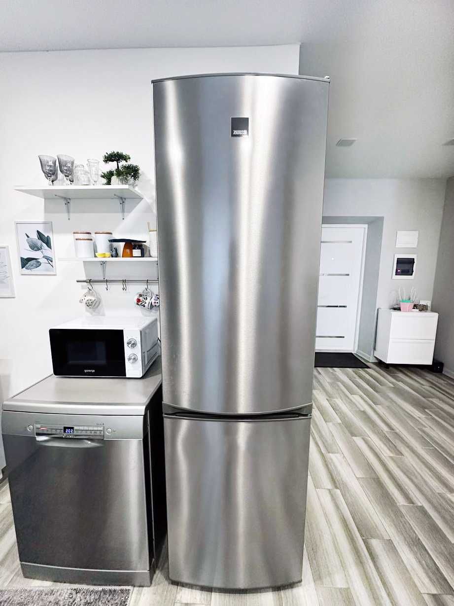 Продам двухкамерный холодильник ZANUSSI ZRB 38215 XA