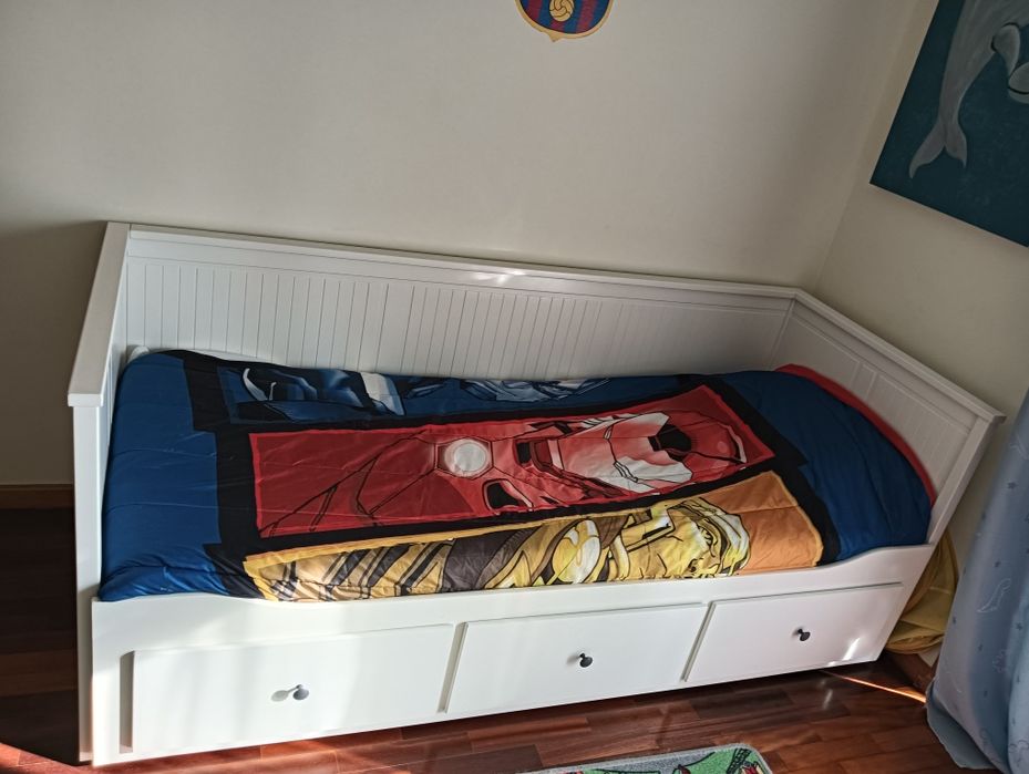 Cama hemnes com colchão incluído