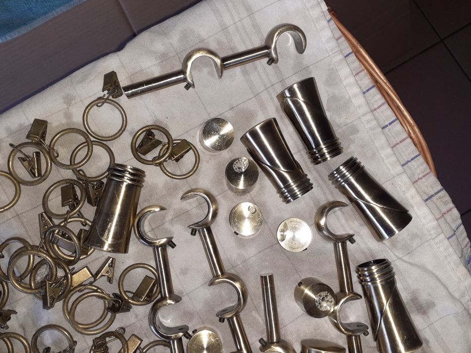 Karnisze ścienne podwójne