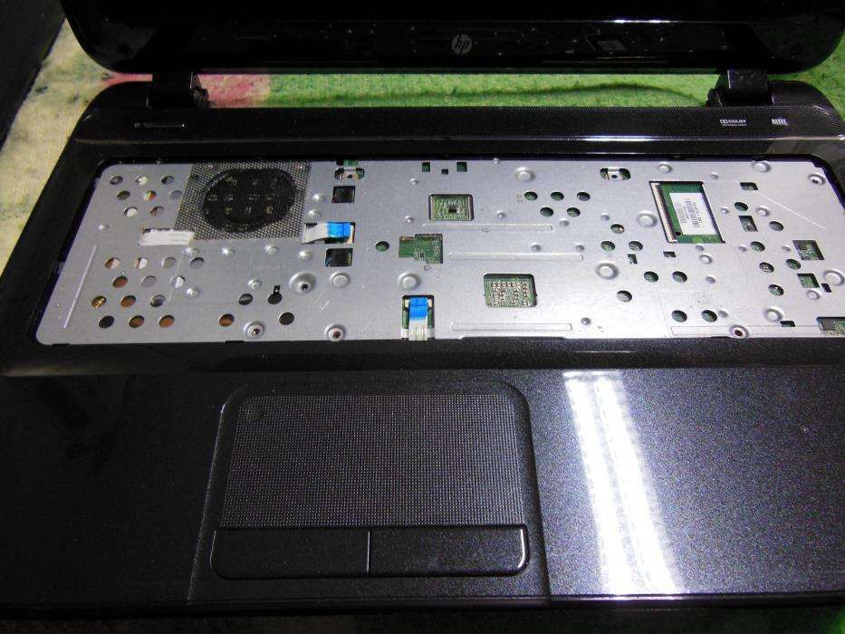 carcaça touchpad HP 15-b116ep testada sem anomalia