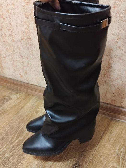 Жіночі стильні чоботи сапоги