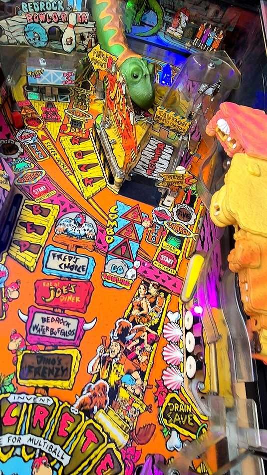 flipper The Flintstones i Freddy Nightmare on Elm Street - Pinball