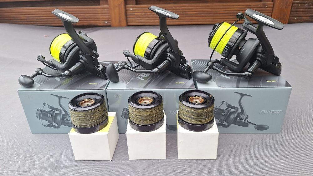3 sztuki Avid Carp AV8000 kołowrotek karpiowy big pit jak nowe