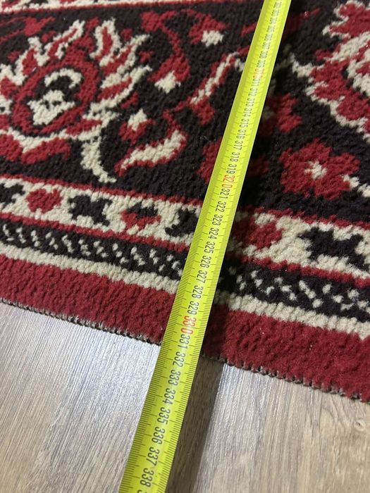 Продам килим 2,50 на 3.30