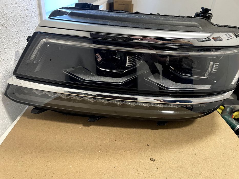 VW TIGUAN II  5NN lampa lewa reflektor przód cala cala oryg full led