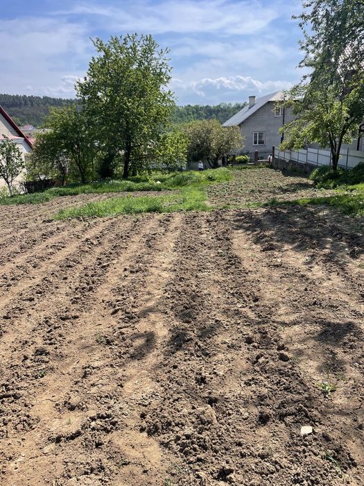 Дві земельні ділянки під забудову