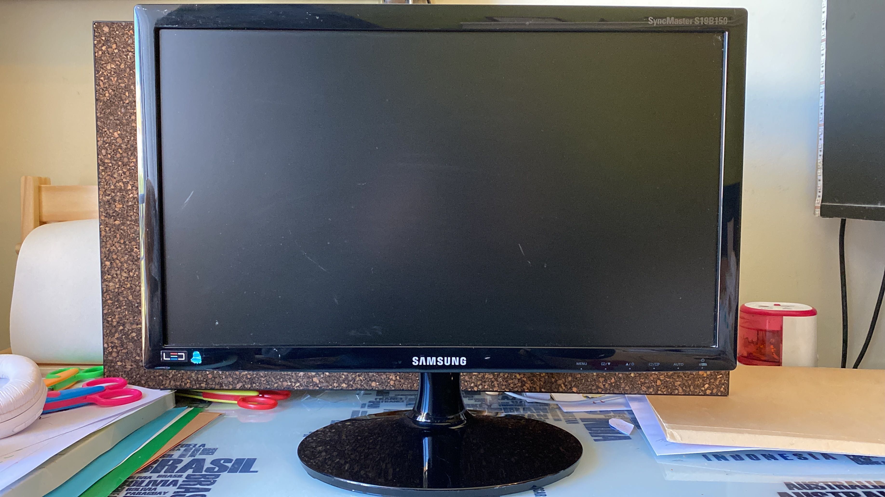 Monitor 14” LED Samsung usado