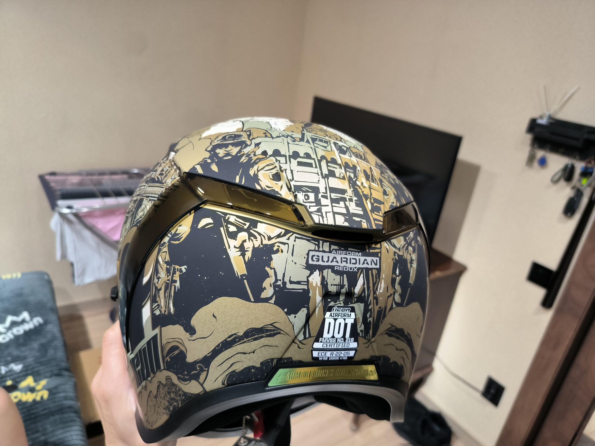 Шолом ICON AIRFORM Guardian Gold