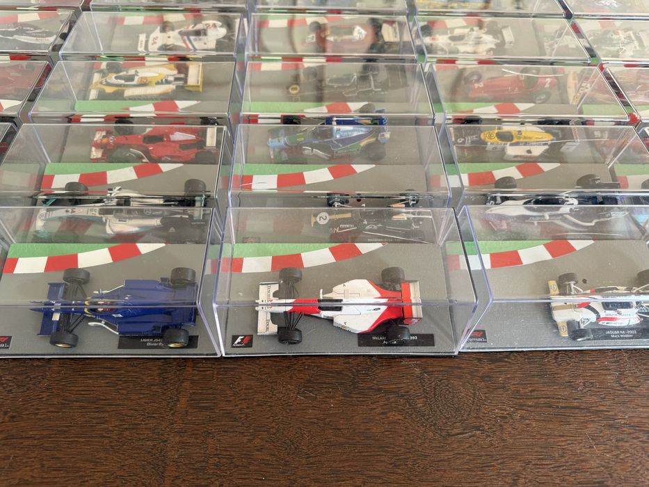 Vendo Coleção 42 Carros Formúla 1