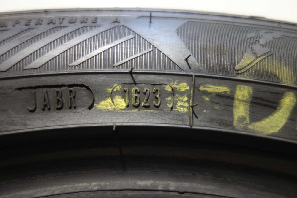 Opony letnie 225/50/18 - GOODYEAR Efficient Grip Performance 2 XL DEMO
