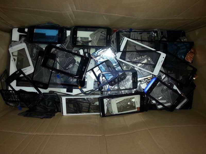 Karton wyświetlaczy itd. LCD kilka kg, szybka, dotyk, ramka telefonu