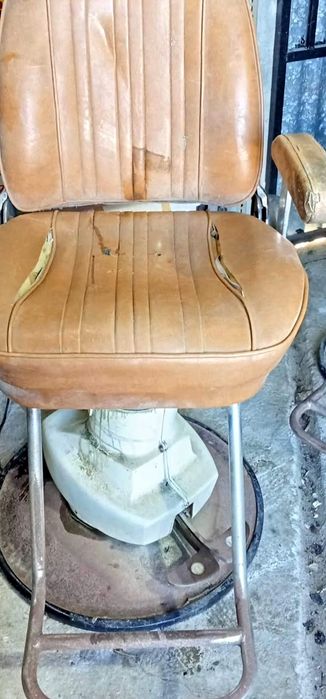 Cadeira de barbeiro antiga