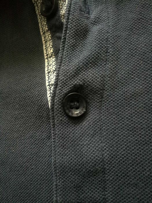 Продам футболку поло Hugo Boss большого размера.