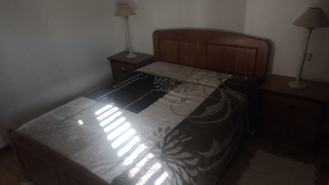 Cama casal criado mudo e colchão
