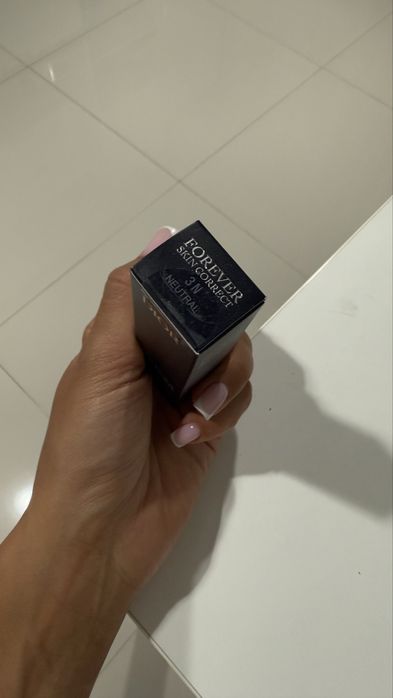 Коректор під очі dior