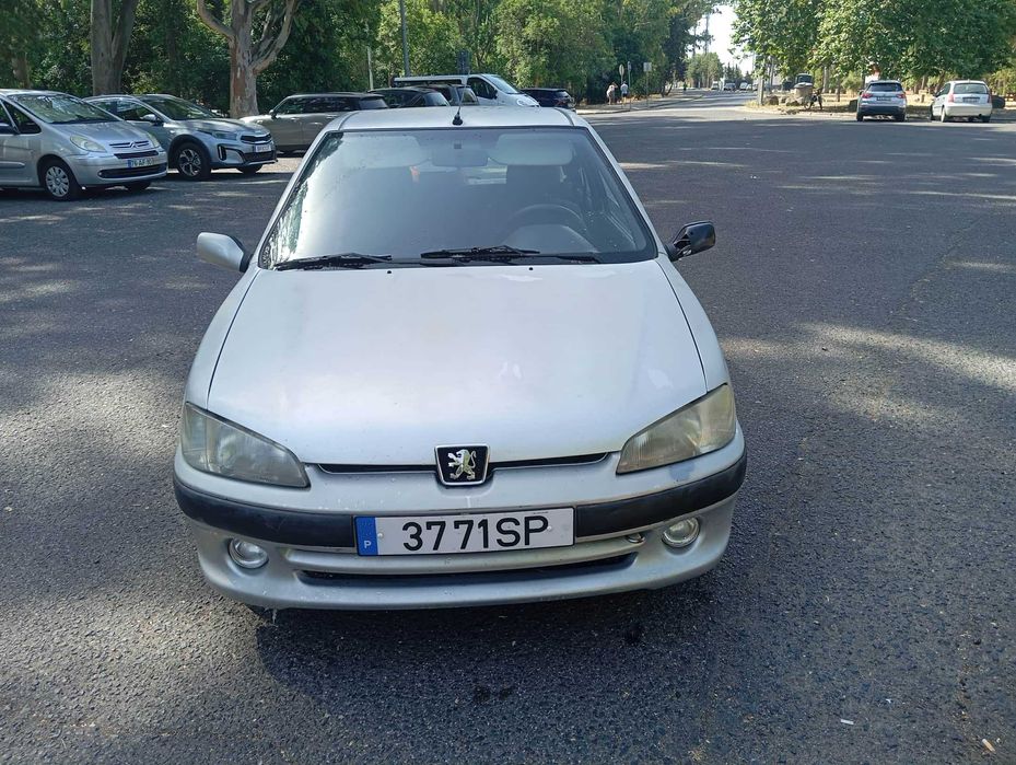 Peugeot 106 em bom estado