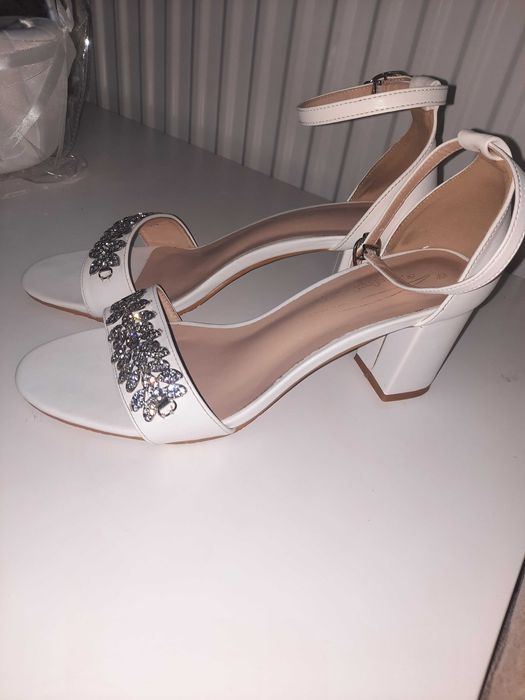 Sprzedam buty ślubne