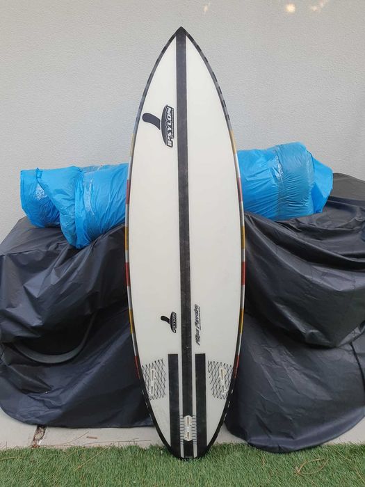 IPSYLON surfboard 5’10” (Five Plus)