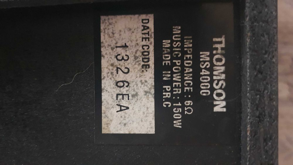 Колонки от муз.центра Thomson MS-2070 на 6Ом, 150Вт в отл.сост.