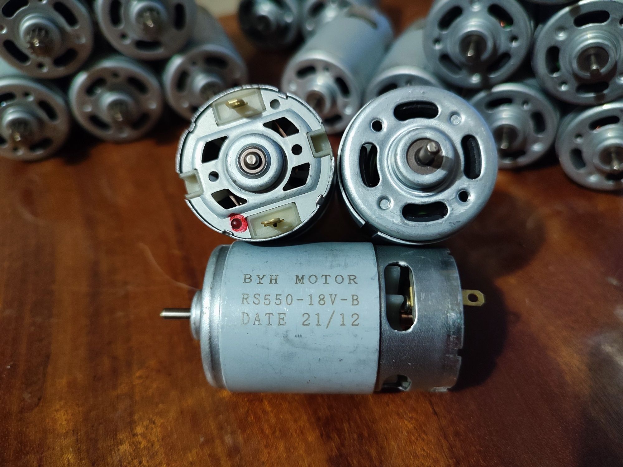 Двигатель для шуруповерта минипилы RS550 двигун 10.8v 12v 18v 21v
