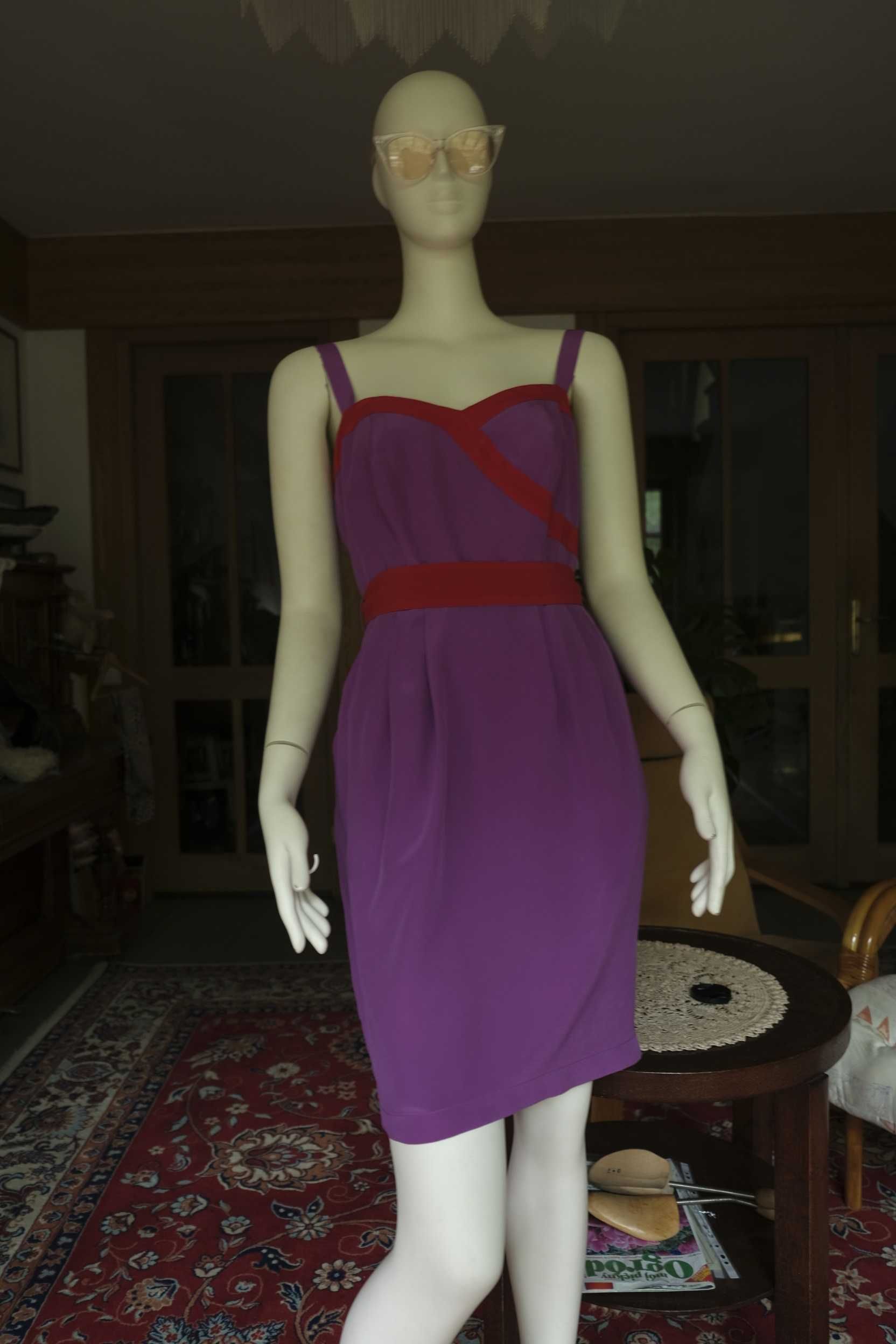 jedwabna koktajlowa ołówkowa sukienka Pepperberry pin up retro vintage